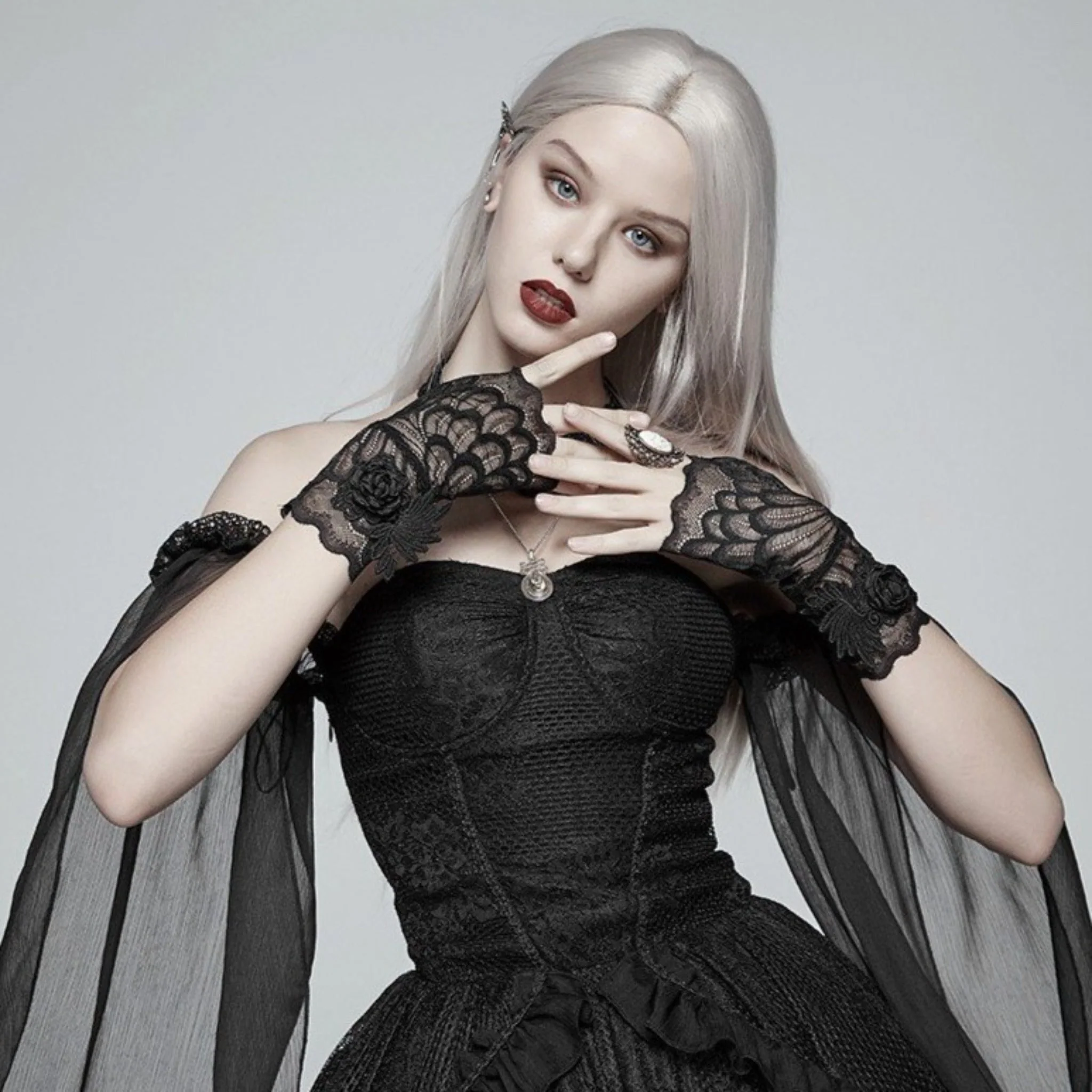 Aerial Feathers Gloves - Image 3